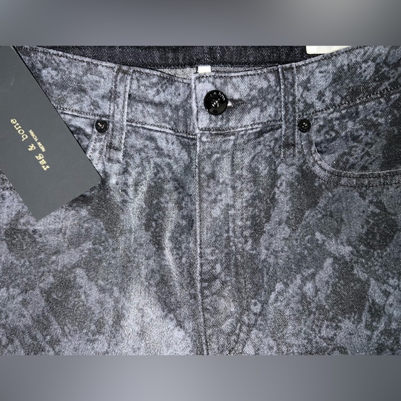 RAG & BONE
Nina High-Rise Cigarette Jeans in Snake Print - Picture 12 of 16